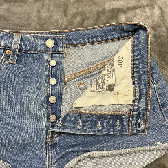 Levi's 501 Jean Shorts Womens Sz.29 Blue Daisy Duke Button Fly Distressed Denim - Picture 3 of 10